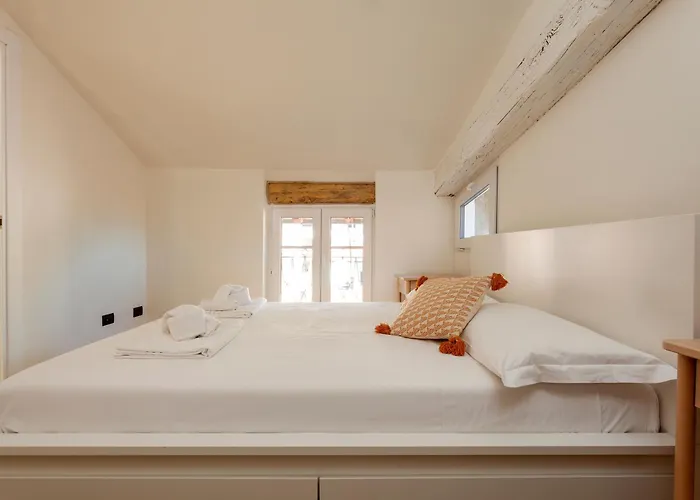 Apartment Mansarda Sul Di Como